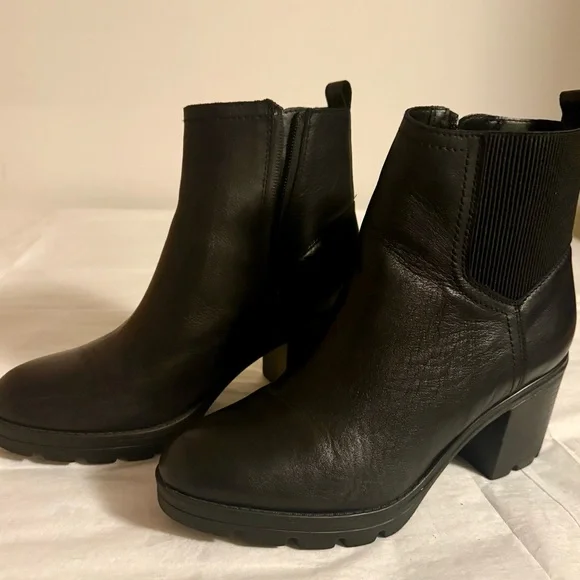 Naturalizer Verney Black Boot size 8 - Picture 3 of 9